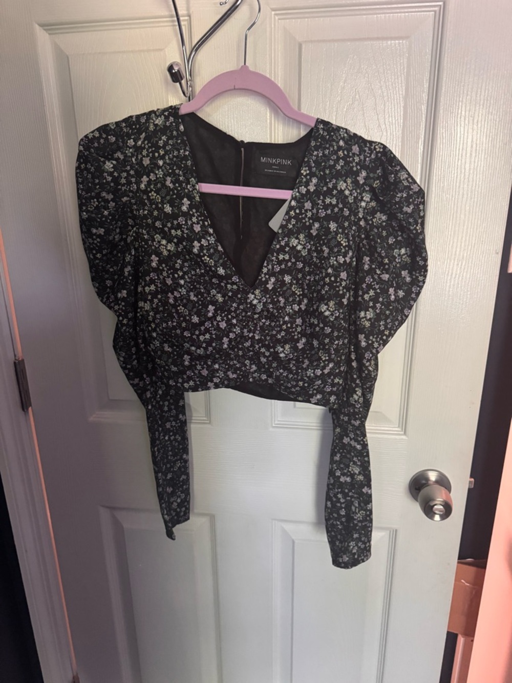 MINKPINK Black Floral V-Neck Puff Sleeve Crop Blouse
